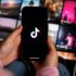 TikTok utiliza inteligencia artificial para personalizar el contenido.