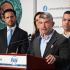 La iniciativa plantea destinar el 6% de la Recaudación Federal Participable, alrededor de 320 mil millones de pesos, para atender a más de 200 mil escuelas de educación básica en el país.