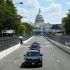 Donald Trump girando con La Bestia en el circuito de Washington