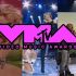 Collage de Britney Spears, Madonna, Kanye West y Taylor Swift durante los premios MTV, con el logotipo de los VMAs.