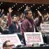 Diputados de Morena votaron en favor de la ley propuesta por la presidenta Sheinbaum que prohíbe la doble nacionalidad para ocupar cargos como titular del Ejecutivo Federal, gubernaturas o la Jefatura de la CDMX.