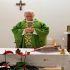 El papa León XIV reapareció este viernes en el hospital Gemelli, donde ofició una misa.