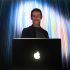 John Ternus explica por qué la nueva MacBook Pro tiene pantalla touch