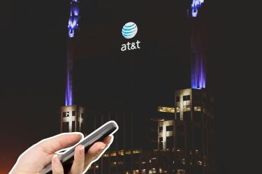 AT&T avanza con el registro de telefonía móvil; lanza programa de Cuidado Digital.