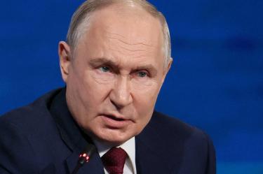 Putin desestima carta de Zelenski y mantiene postura dura en foro económico de San Petersburgo.