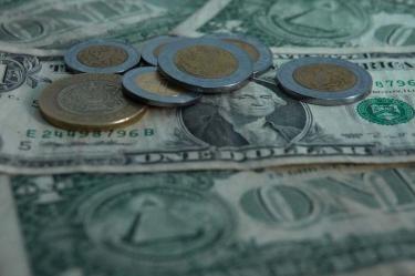 Conflicto en Oriente Medio sacude los mercados y presiona al peso mexicano.