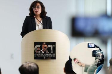CRT aprueba lineamientos de derechos de las audiencias; no hay censura, dice.