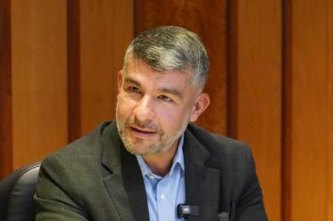 Mauricio Tabe planteó la necesidad urgente de dotar de facultades y recursos financieros directos a las alcaldías y municipios.