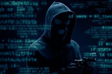 La trampa del falso mensaje de voz que hackers usan para distribuir código malicioso.