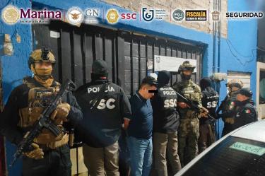 En dos cateos en domicilios de la alcaldía Alvaro Obregón, fueron detenidos 3 presuntos integrantes de la célula delictiva.
