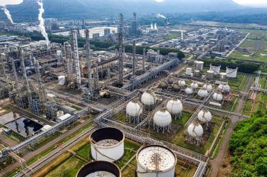 complejo petroquímico y de refinería