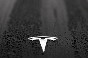 Elon Musk respalda fusión de Tesla y SpaceX; crearía un gigante de 3.5 billones de dólares.