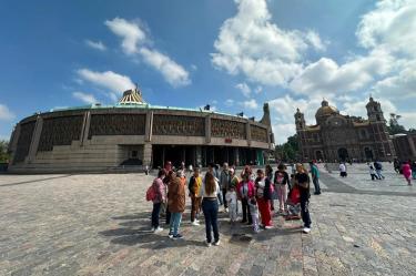 Lourdes Paz impulsa actividades turísticas y culturales para habitantes de Iztacalco.
