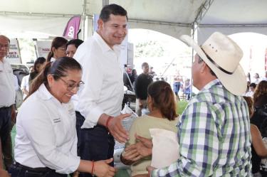 Con 30 millones de pesos, el Gobierno del Estado entregó 2 mil 80 apoyos