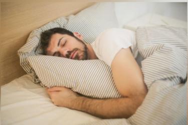 Dormir bien para rendir mejor: productividad, concentración y energía