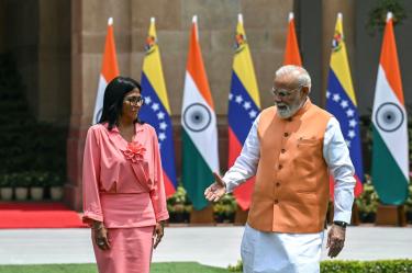 Narendra Modi recibió con honores a Delcy Rodríguez en Nueva Delhi, destacando el petróleo venezolano como oportunidad estratégica para la seguridad energética de India.