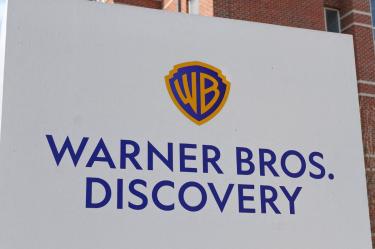 Estados de EU alistan demanda para bloquear compra de Warner Bros por Paramount.