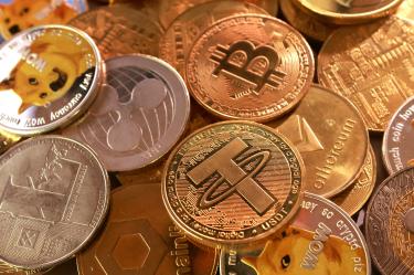 Bitcoin cae por debajo de los 60 mil dólares, ¿por qué?