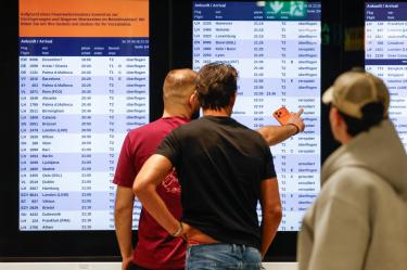 Según los cálculos de la IATA, el beneficio neto se situaría en 4,5 dólares por pasajero, la mitad que en 2025.