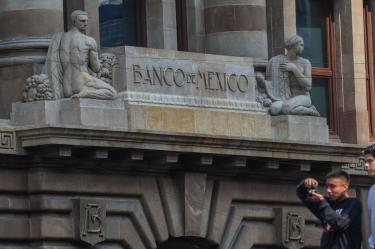 Sistema financiero es sólido, pero Banxico mantiene la alerta por riesgos globales.