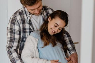 Síndrome de couvade: por qué algunos hombres presentan síntomas de embarazo