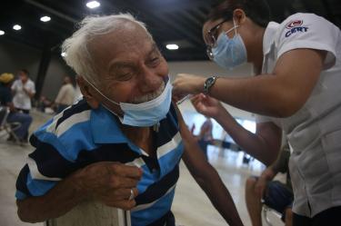 Los adultos mayores corren riesgo de enfermar gravemente de VSR