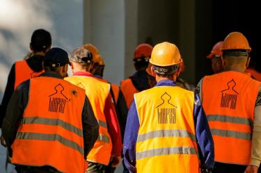Ante la presión económica, trabajadores priorizan estabilidad sobre los beneficios laborales.