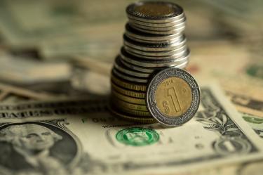 Peso se aprecia y dólar se debilita; mercados a la expectativa de la Reserva Federal