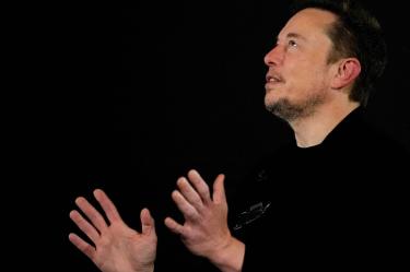¿Qué tan millonario es Elon Musk? Su fortuna ya supera a la de Gates y Bezos.