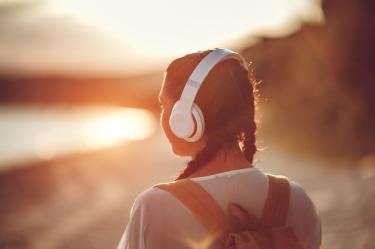 Canciones que te ponen feliz según neurociencia