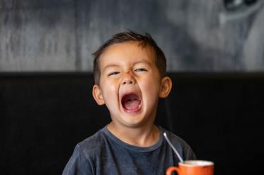 ¿Cómo manejar los berrinches de un niño de 2 años? Esto recomiendan los especialistas
