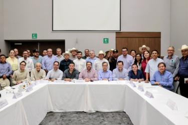 Reunión de representantes de organizaciones agrícolas y productores del sector agropecuario de Sinaloa