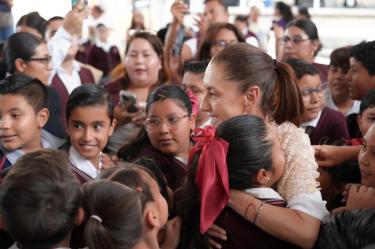 Actualmente hay 12 millones 876 mil 579 estudiantes de escuelas públicas que reciben algún tipo de beca del gobierno federal.