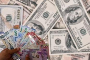 Hacienda coloca 6,300 mdd para reducir deuda de corto plazo.