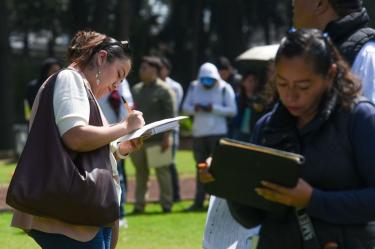Expectativa de empleo en México cae, pero 45% de las empresas planea contratar más.
