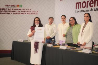 Gladyz Butanda estuvo arropada por militantes, simpatizantes, líderes y fundadores de Morena