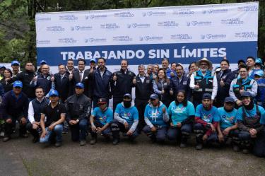 Los alcaldes Carlos Orvañanos y Mauricio Tabe dieron el banderazo al programa “Trabajando sin Límites”