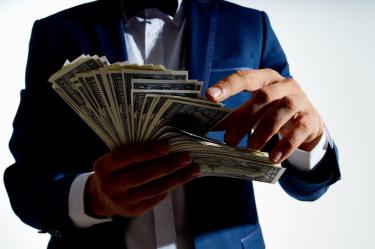 Récord global de riqueza: 2,600 personas se volvieron millonarias cada día, según UBS.