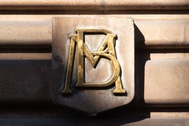 Consumo impulsa demanda de crédito bancario, revela Banxico.