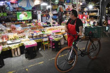 Pizzas y tienditas: Negocios romperán récords de ventas por euforia mundialista
