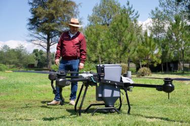 Dron utilizado para reforestar bosques en Michoacán