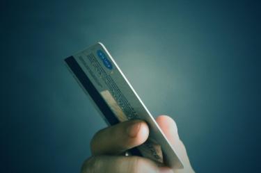 ¿Vas a cancelar tu tarjeta de crédito? Esto te debe devolver el banco.