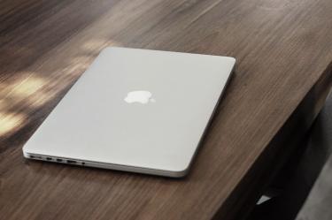 En Amphora Health, la MacBook Pro une salud y tecnología.