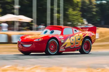 El Rayo McQueen se hizo presente en el Festival de la Velocidad de Goodwood
