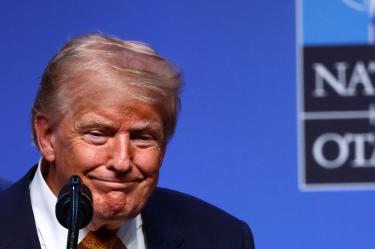 Trump amenaza con controlar el estrecho de Ormuz y cobrar 20% a los barcos: 'Nos van a pagar'.
