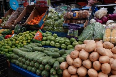 Costo de la Canasta Alimentaria supera los 2,500 pesos; jitomate y papa lideran alzas.