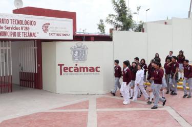 Este centro educativo representa una alternativa para garantizar el acceso de más jóvenes al bachillerato