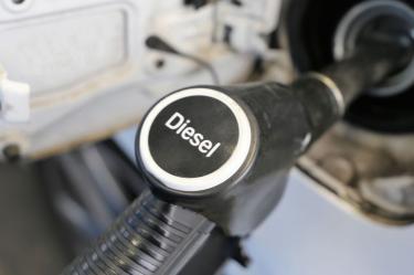 Topan en 27 pesos el precio del diésel en 83% de las gasolineras,