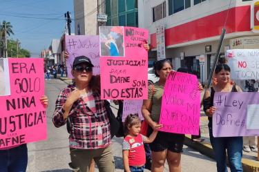 Familiares de Dafne exigen justicia por su muerte.