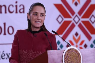 La presidenta Claudia Sheinbaum durante la Conferencia del Pueblo, donde reconoció el esfuerzo de Isaac del Toro y la delegación mexicana en Santo Domingo 2026